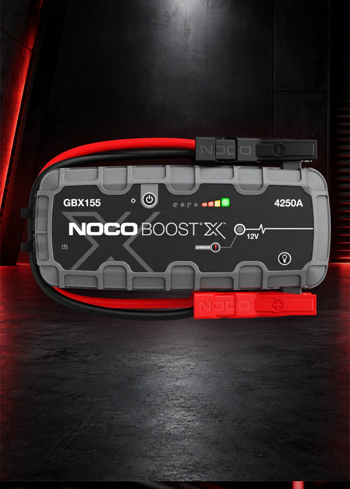 NOCO GBX155 auf schwarzer Oberfläche